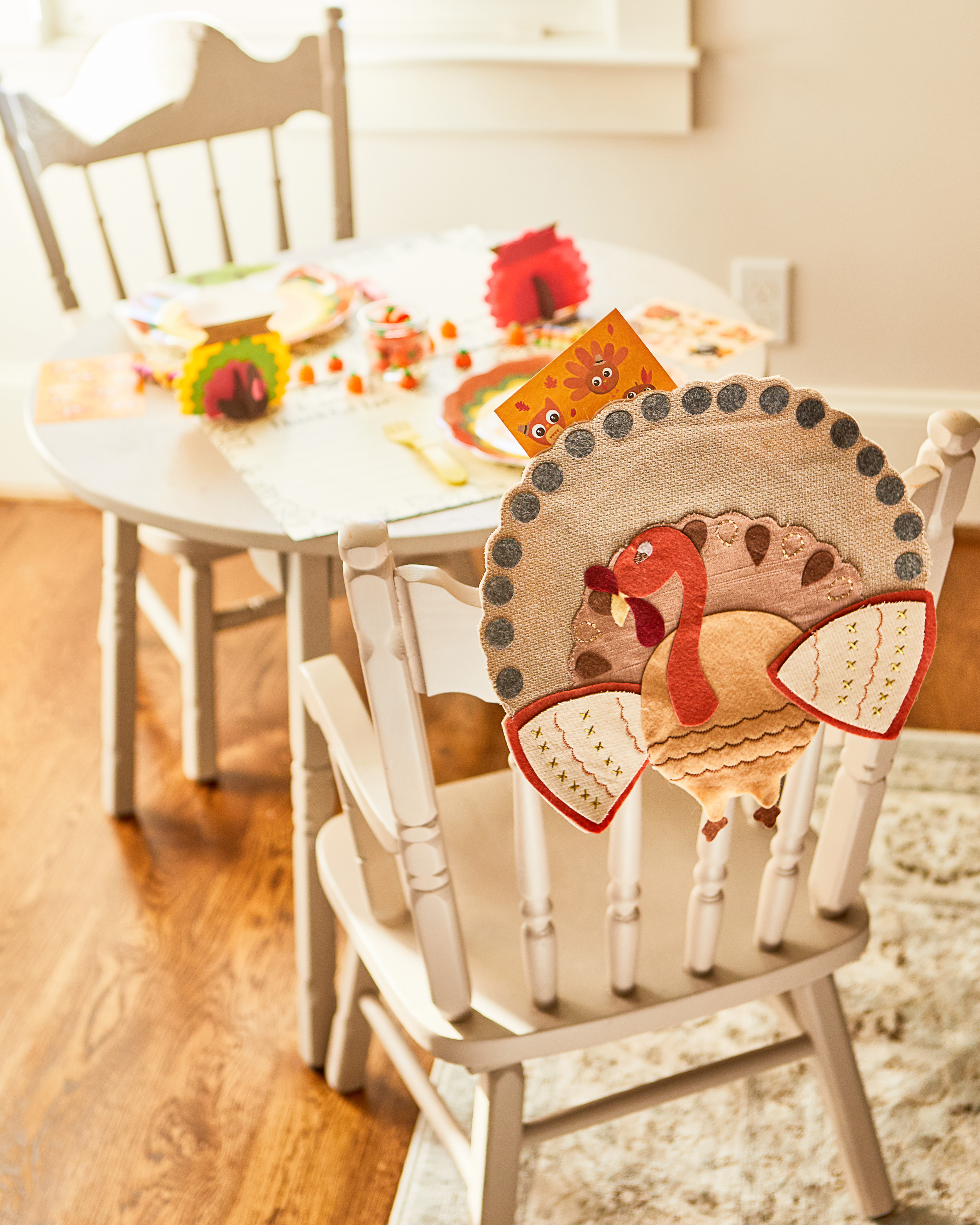 chair backer, kids thanksgiving table, thanksgiving decor