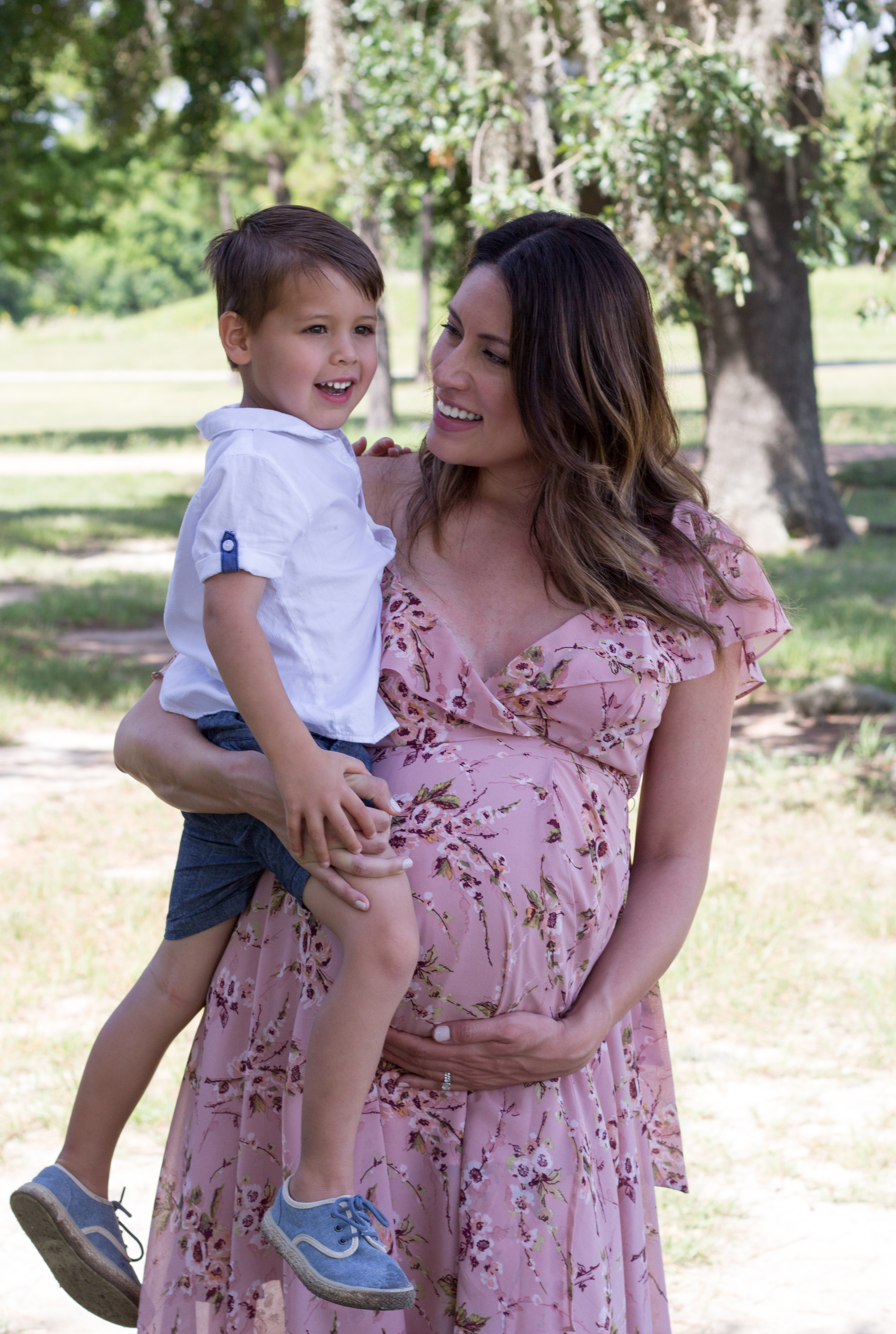 maternity photo, mom and son, WAYF pink floral dress